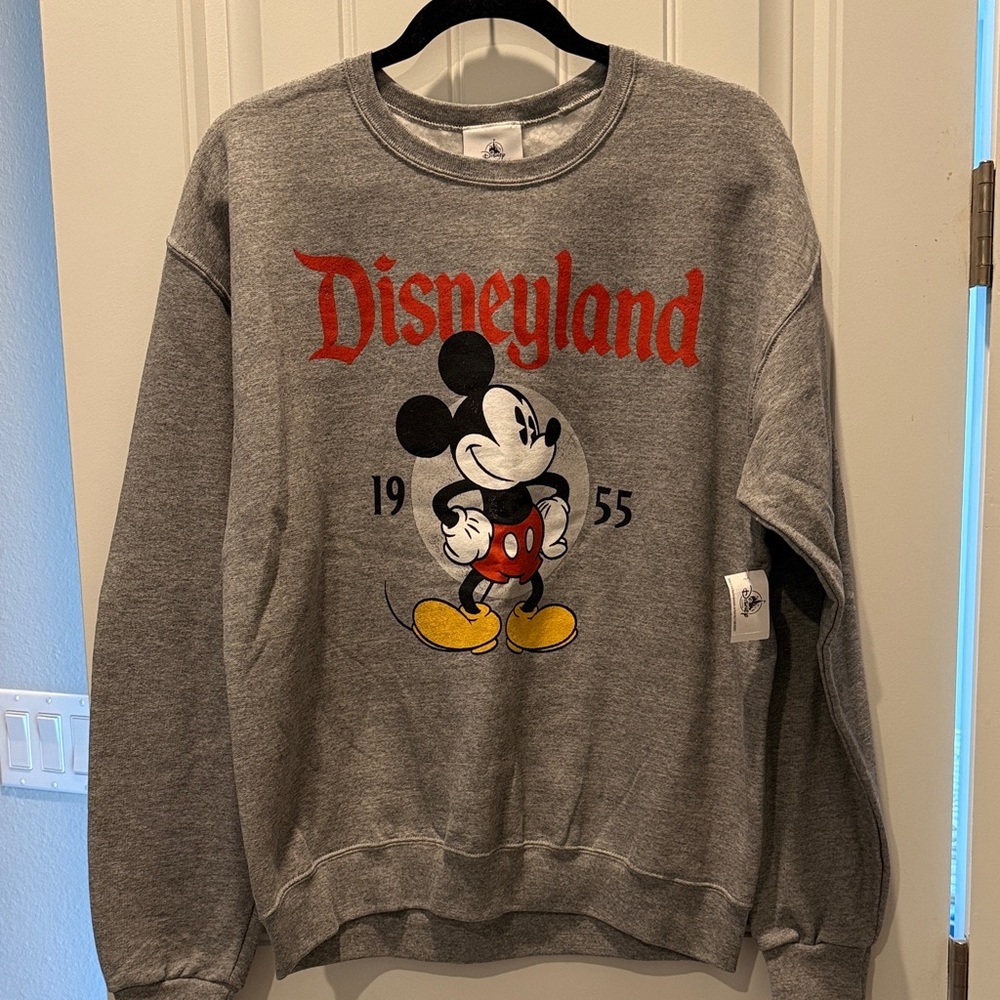 Disneyland Gray Crewneck Sweatshirt Mickey Mouse Disney Medium New with tags